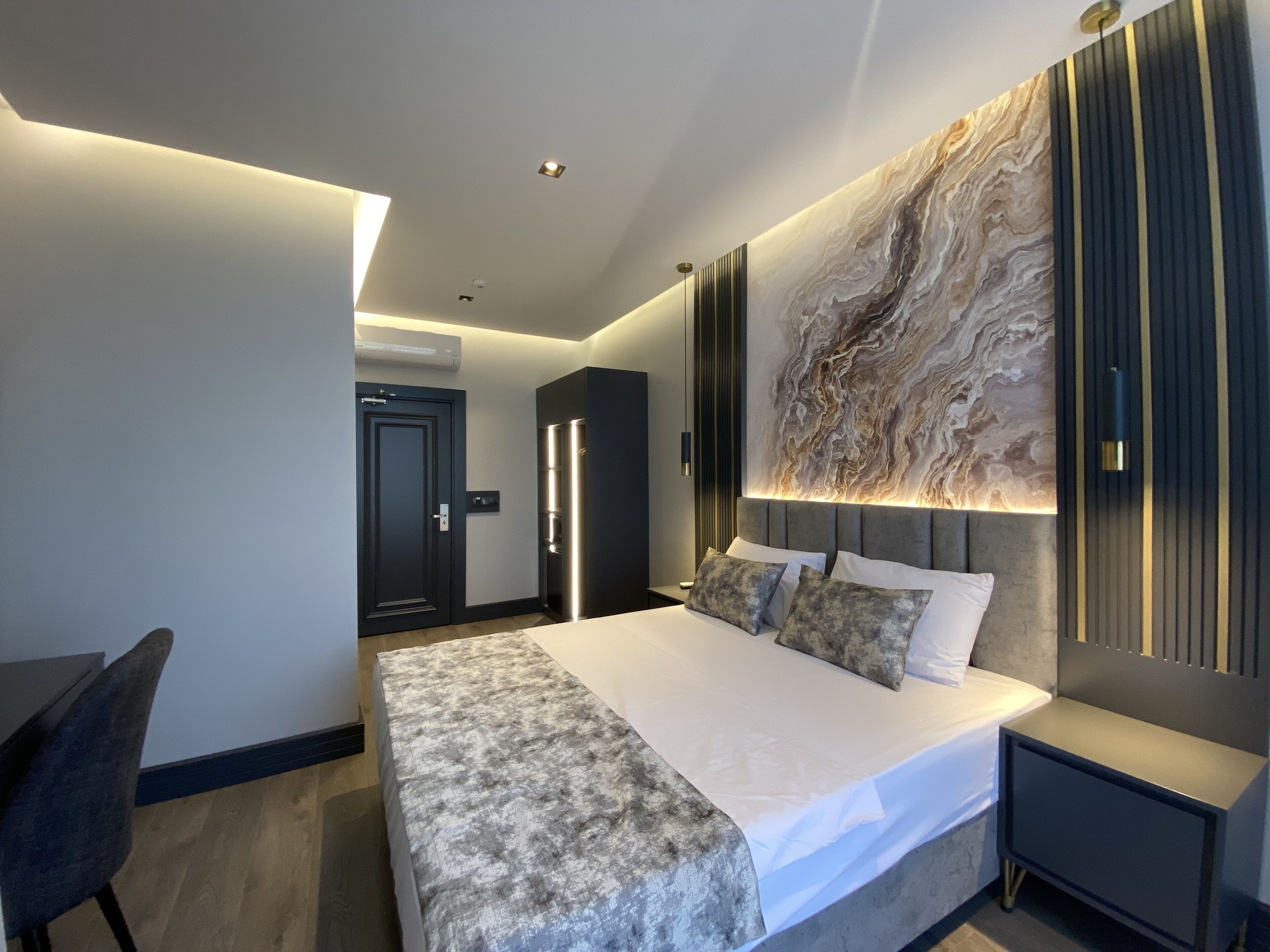 superior single room | view from room