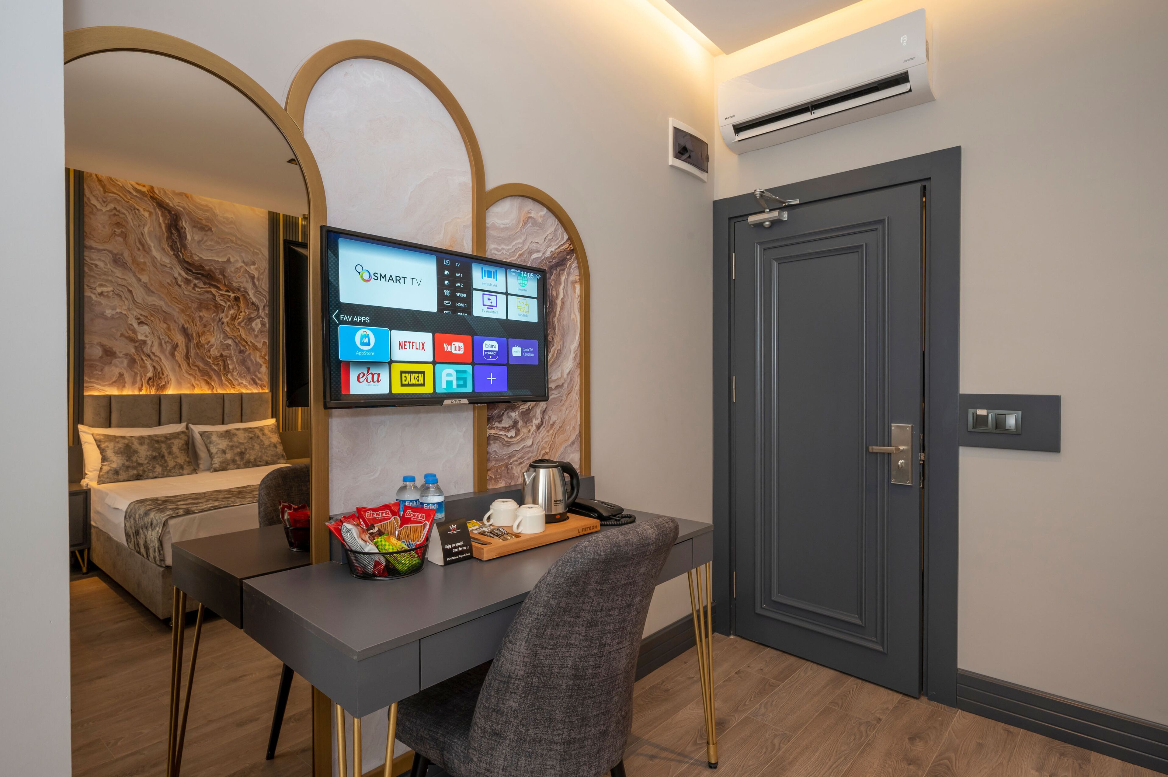 1 bedroom, premium bedding, minibar, laptop workspace