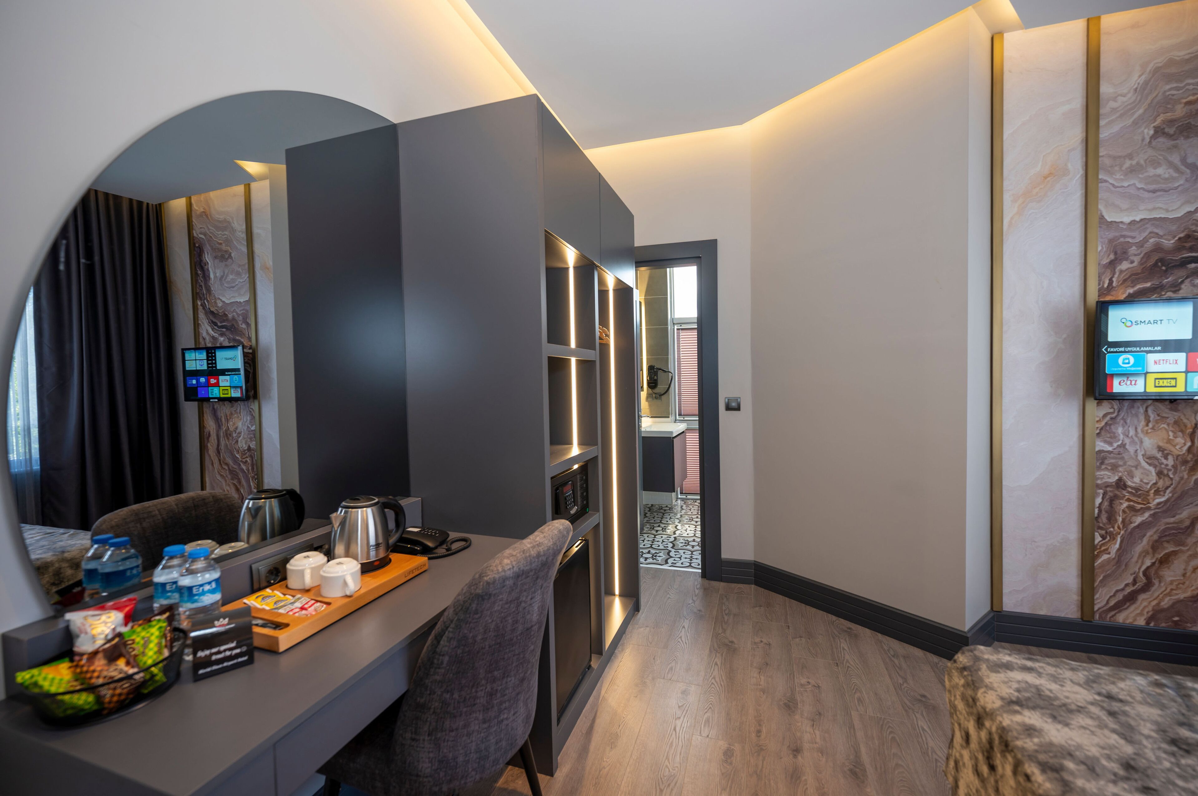 高級雙人房 | 高級寢具、迷你吧、手提電腦工作空間、熨斗/熨衫板