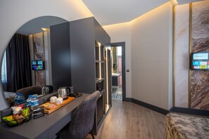 Habitación doble superior | Ropa de cama de alta calidad y minibar