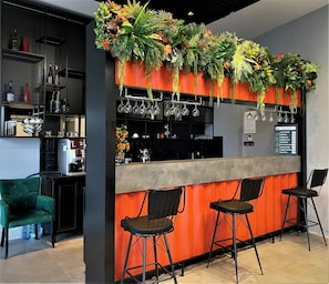 Bar (en el alojamiento)