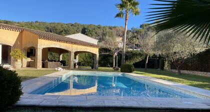 Maria property with large 60 m2 swimming pool