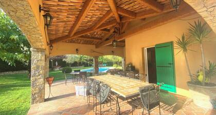 Maria property with large 60 m2 swimming pool