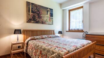 2 bedrooms, free WiFi, bed sheets, wheelchair access