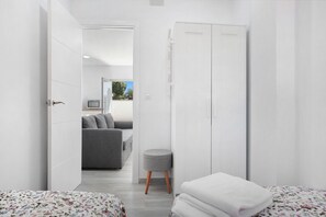 2 bedrooms, free WiFi, bed sheets - Villa Soleva with Pool, Garden & Wi-Fi (Conil de la Frontera)