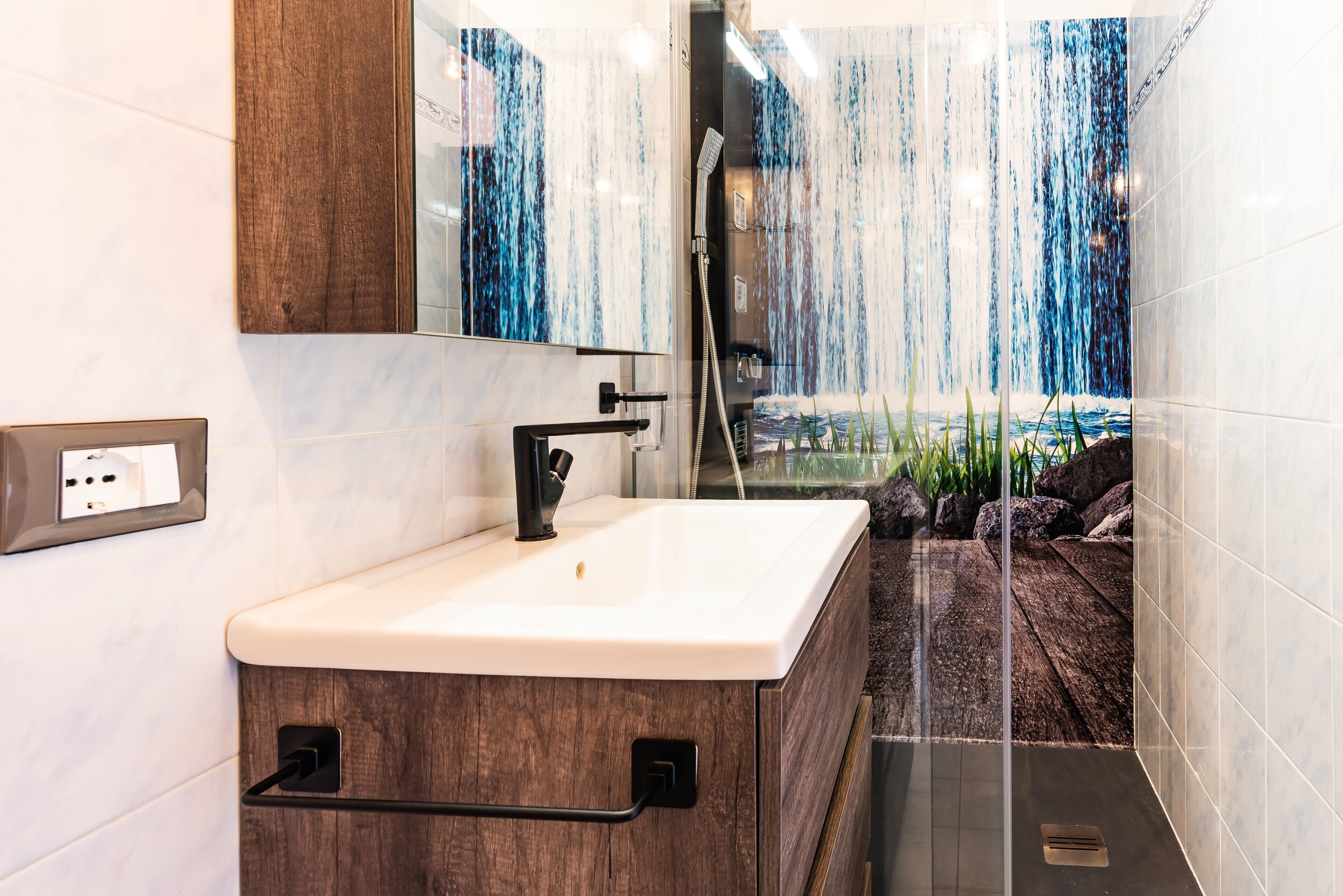Shower, towels