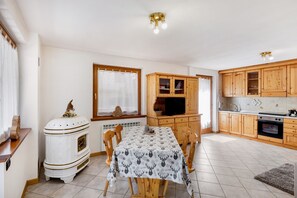 Dining - Apartment 'Baita Bruno 6' with Mountain View, Terrace & Wi-Fi (Valdidentro)