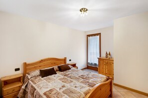 1 bedroom, iron/ironing board, free WiFi, bed sheets - Apartment 'Baita Bruno 6' with Mountain View, Terrace & Wi-Fi (Valdidentro)