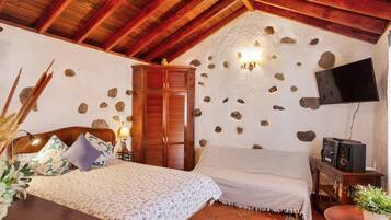 1 habitación, tabla de planchar con plancha, wifi gratis y ropa de cama