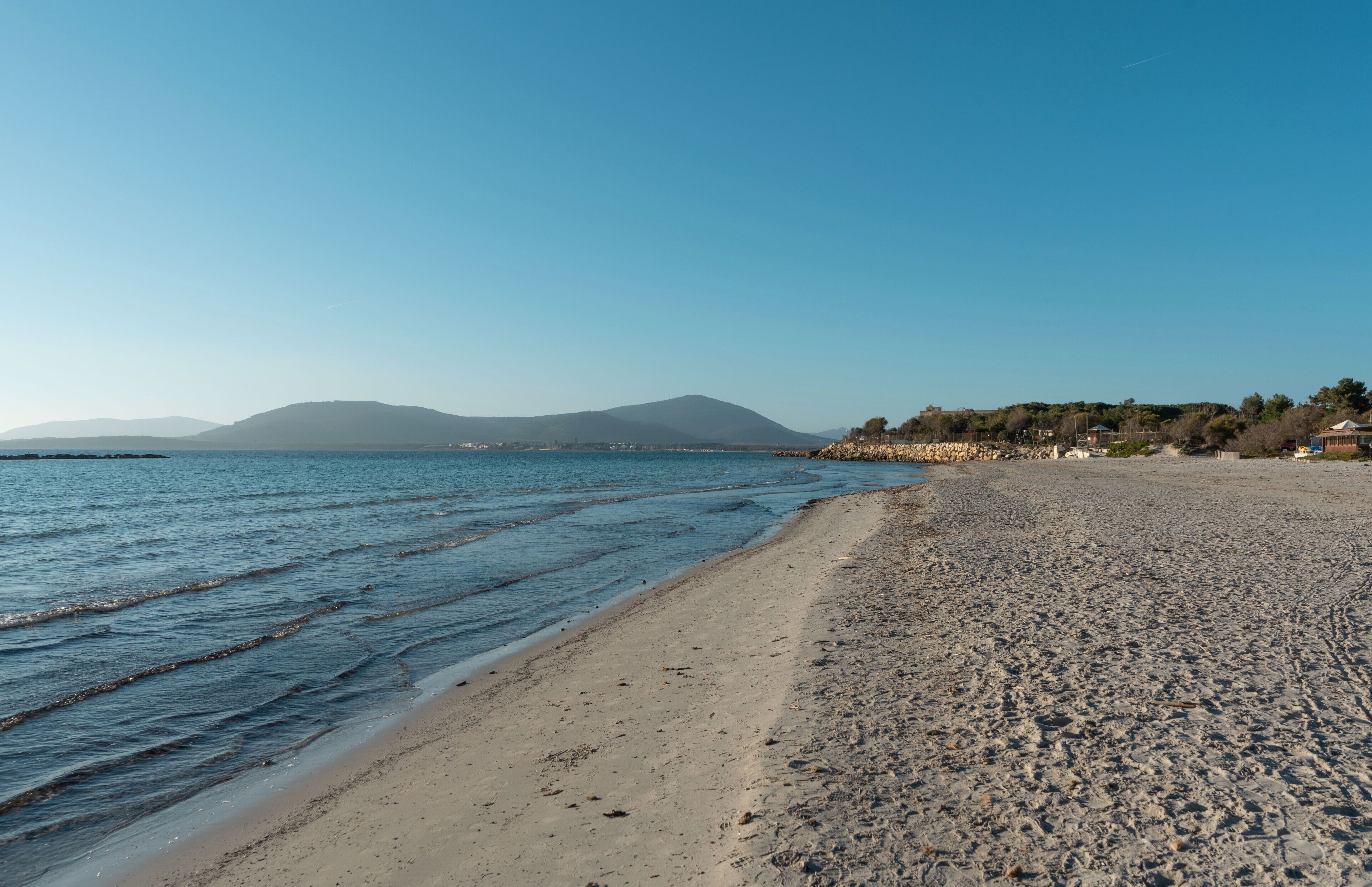 Una spiaggia nelle vicinanze