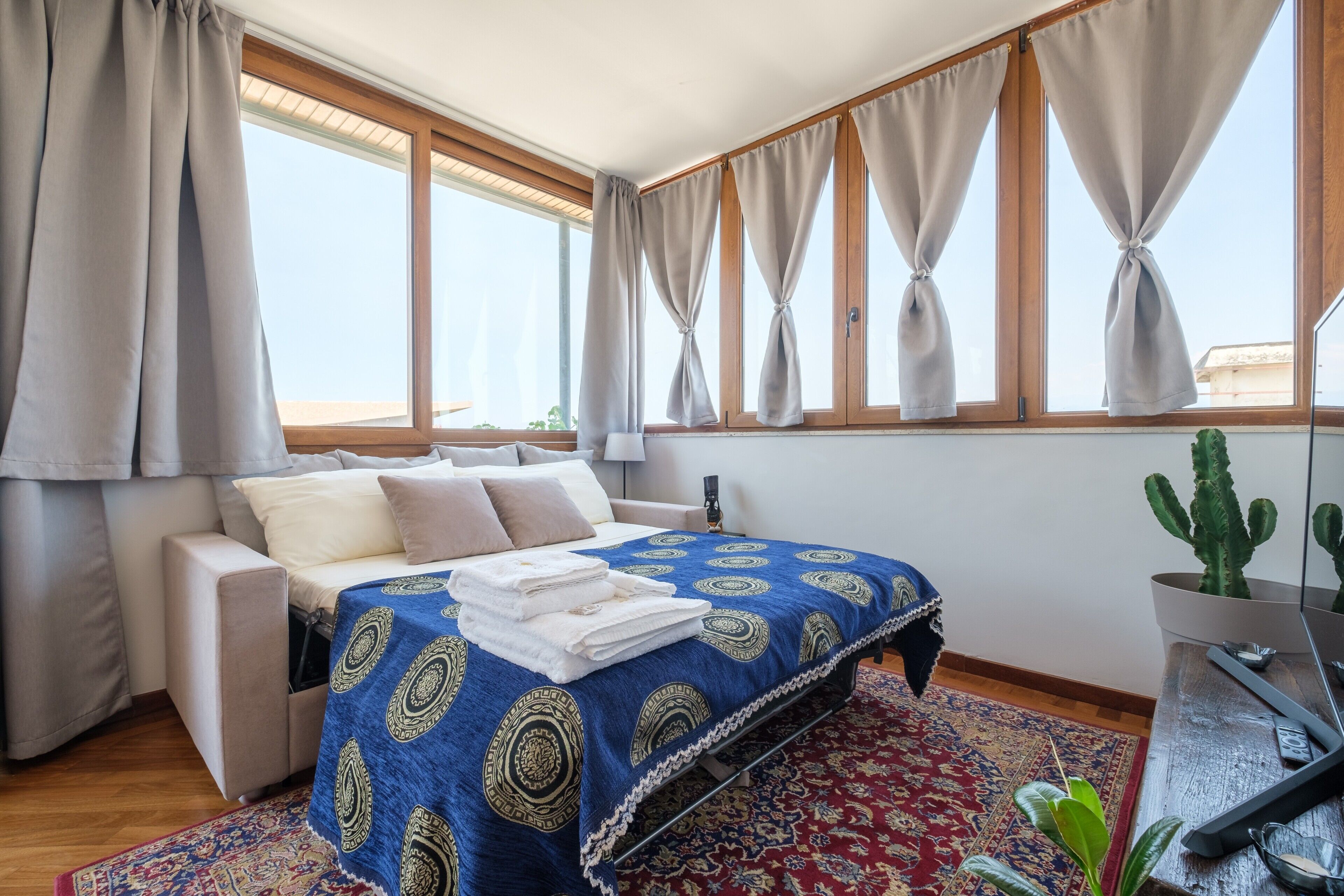 1 habitación, tabla de planchar con plancha, wifi gratis y ropa de cama 