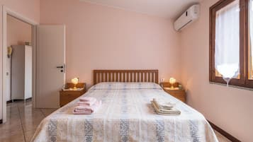 2 chambres, fer et planche Ă repasser, Wi-Fi gratuit, draps fournis