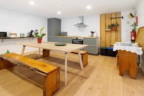 Dining - Quinta 'Épicos House' with Pool & Wi-Fi (Nogueira)