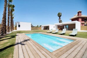 Pool - Holiday Home 'Forja Mayores De 25' with Private Pool, Wi-Fi and Air Conditioning (Chiclana de la Frontera)