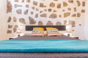 1 bedroom, free WiFi, bed sheets - Holiday Apartment 'Elysium Olival at Casa La Fuentita' with Mountain Views, Adults Only (La Fuentita)