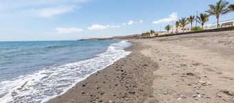 Appartement de vacances SaVoa Sea 365 près de la plage avec terrasse plein air & Wi-Fi