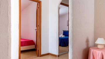 2 bedrooms, iron/ironing board, free WiFi