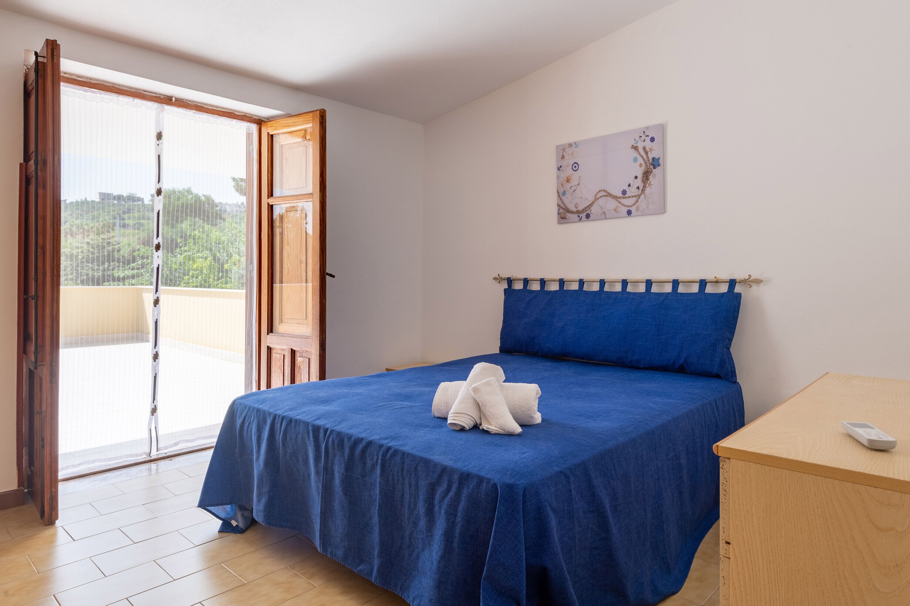 2 bedrooms, iron/ironing board, free WiFi