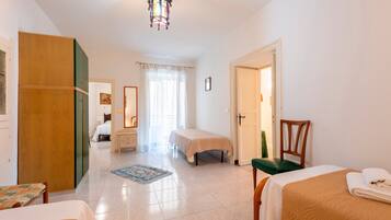 3 habitaciones, tabla de planchar con plancha y wifi gratis