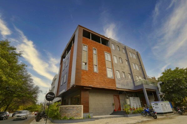 Front of property - Hotel Aston (Indore)