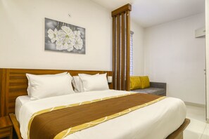 Premium Room | Desk, blackout curtains, soundproofing, iron/ironing board - Hotel Aston (Indore)