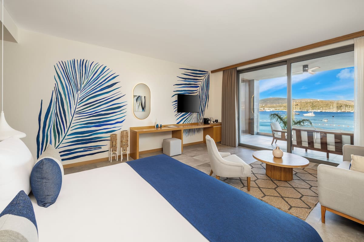 Grand Deluxe with Sea View | 高級寢具、迷你吧贈品、房內夾萬、免費嬰兒床