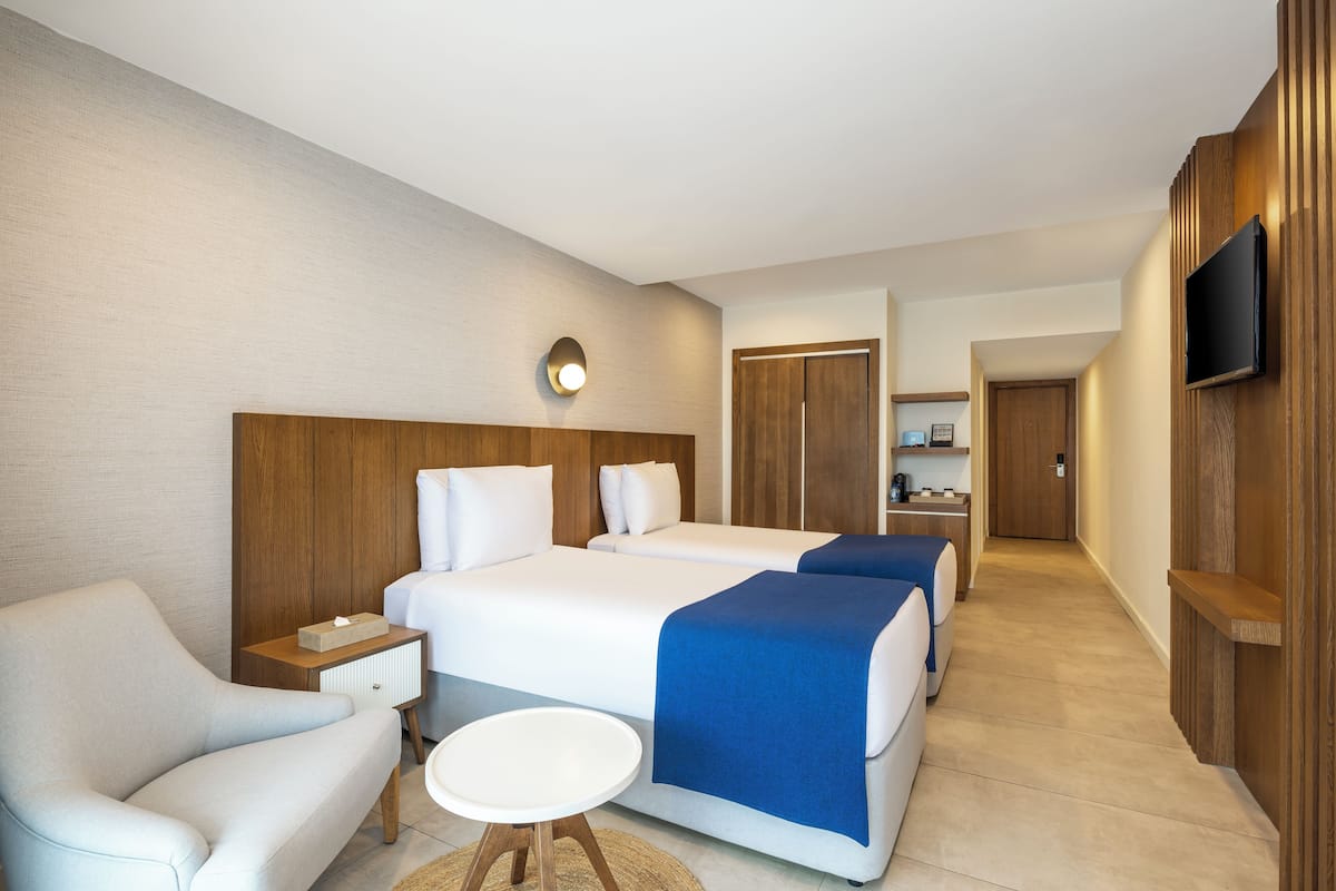 Standard Room Land View | 高級寢具、迷你吧贈品、房內夾萬、免費嬰兒床