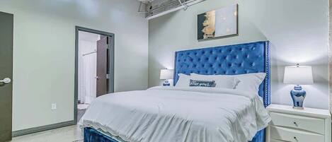 2 quartos, ferros/tábuas de passar roupa, Wi-Fi, roupa de cama