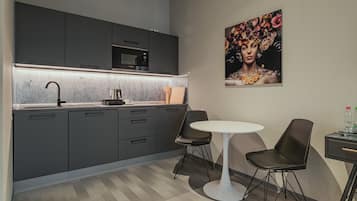 Standard-Studio | Zimmersafe, Verdunkelungsvorhänge, schallisolierte Zimmer