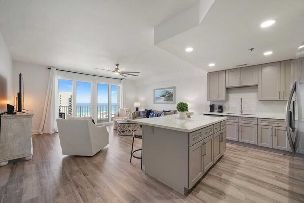 Interior - Laketown 1 Bed/2BA/GV Inquire for Monthly Rates (Panama City Beach)