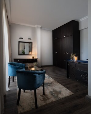 Premium Suite | Egyptian cotton sheets, premium bedding, blackout drapes