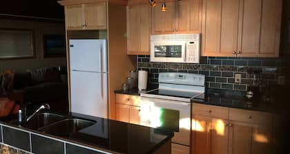Beautiful lakefront cottage 1 hr North of Winnipeg