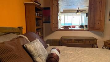 1 bedroom, iron/ironing board, free WiFi