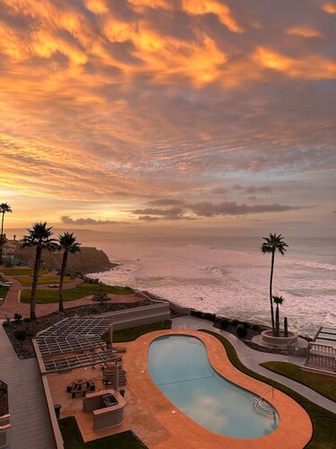 Rosarito Oceanfront Penthouse: Pool, Spa & Views in Costa Bella