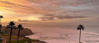 Rosarito Oceanfront Penthouse: Pool, Spa & Views in Costa Bella
