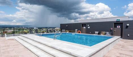 Outdoor pool, a heated pool