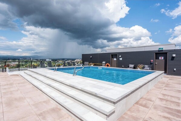 Piscine extérieure, piscine chauffée