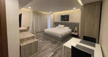 Deluxe Studio King - 5 min away from Airport