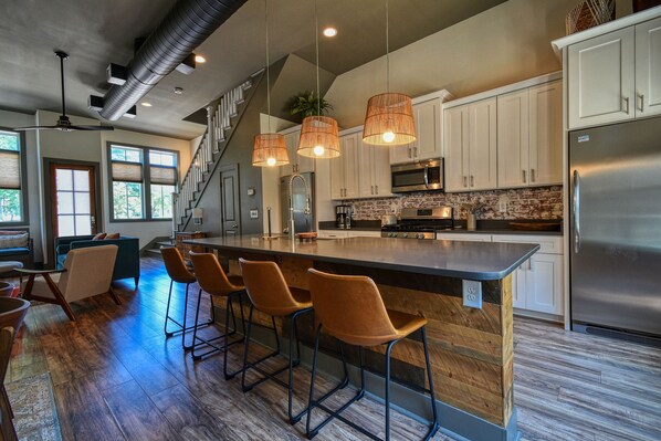 Fridge, microwave, oven, stovetop - Inlet Summer - Two Bedroom, Two 1/2 Bath Townhome (Murrells Inlet)