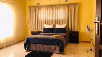 5 bedrooms, WiFi, bed sheets