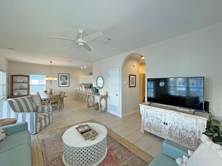 Beautiful Views Of The Gulf Of Mexico From This 4 Bedroom Beach Home! - Pensacola Beach, FL