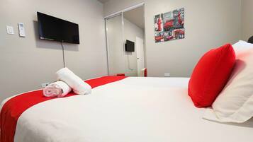 5 habitaciones, tabla de planchar con plancha y wifi gratis