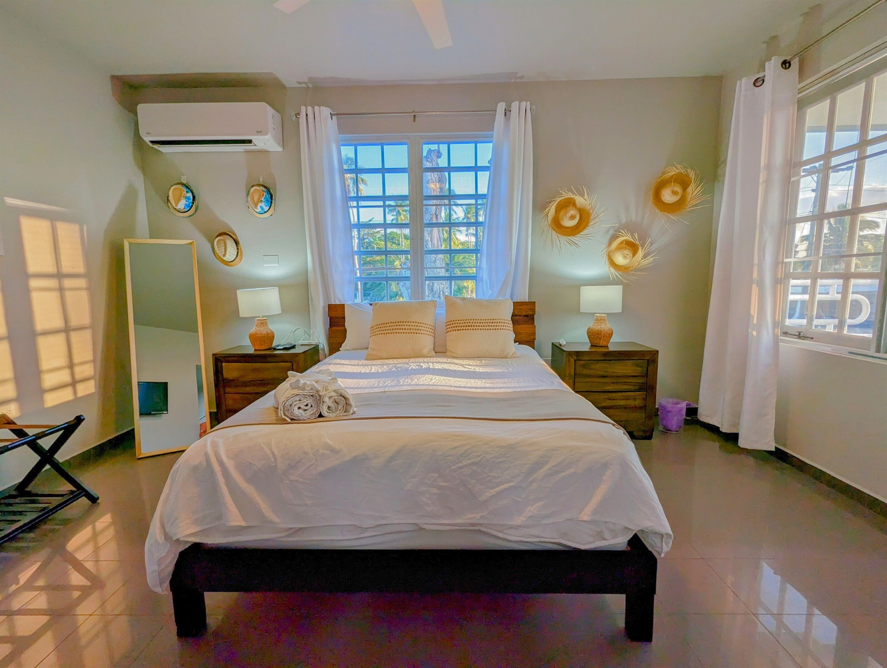 5 habitaciones, tabla de planchar con plancha y wifi gratis 