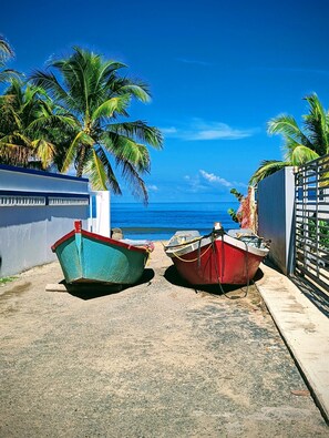 Beach nearby - Sleeps 7 | Pool | 3 bedroom | Queen beds | Parking (Aguada)