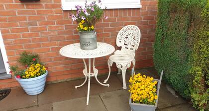 Welsh/Shropshire border Pant, Brand new Annex self contained private entrance.