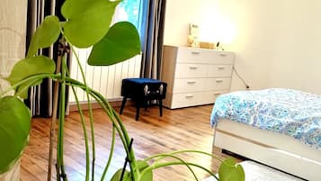3 chambres, fer et planche à repasser, lit parapluie, Wi-Fi gratuit