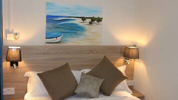 Hypo-allergenic bedding, minibar, in-room safe, individually furnished