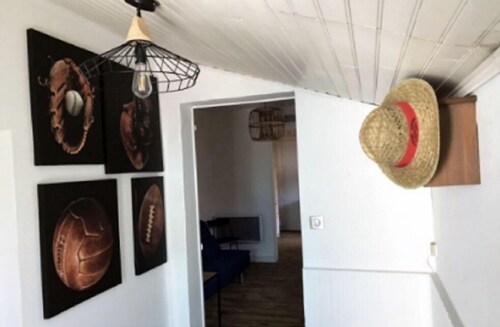 T2 Anglet near beach, port, garden not overlooked, 5 mins drive from the beach