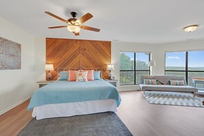 4 habitaciones, escritorio, tabla de planchar con plancha y wifi