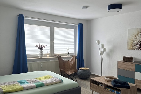 2 bedrooms, desk, iron/ironing board, travel crib